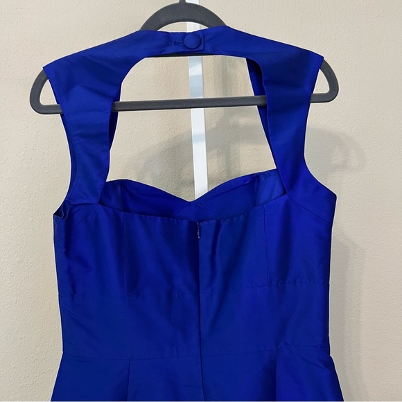 Elegant Blue Silk Sleeveless Dress - Picture 6 of 7